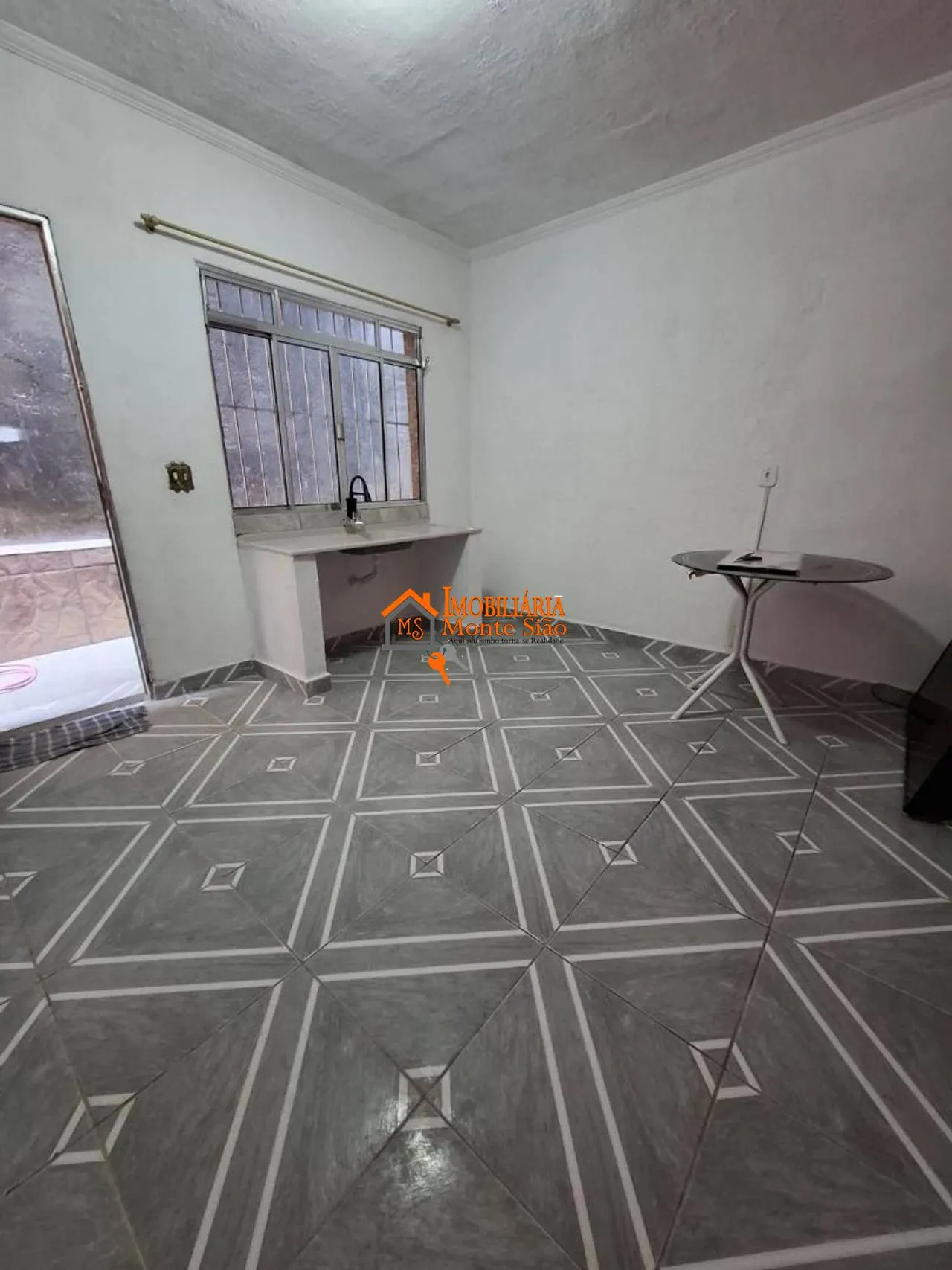 Foto do imóvel Casa com 1 dormitório para alugar, 28 m² por R$ 799,00/mês - Jardim. Aerodromo - Guarulhos/SP