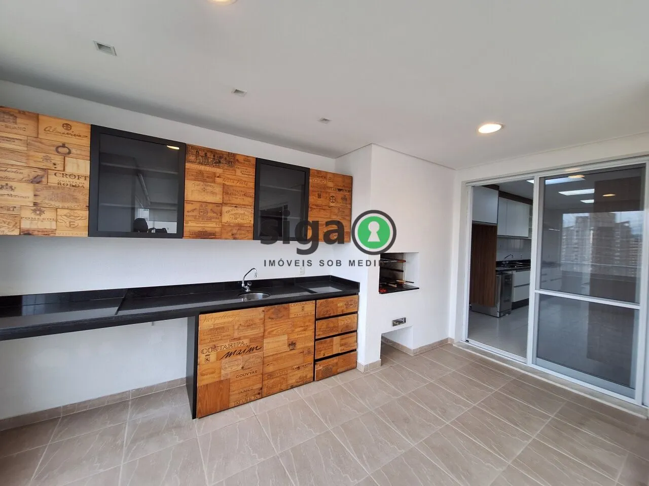 Imagem Apartamento com 4 Dormitórios, 4 vagas, 281m2 à venda no Panamby.