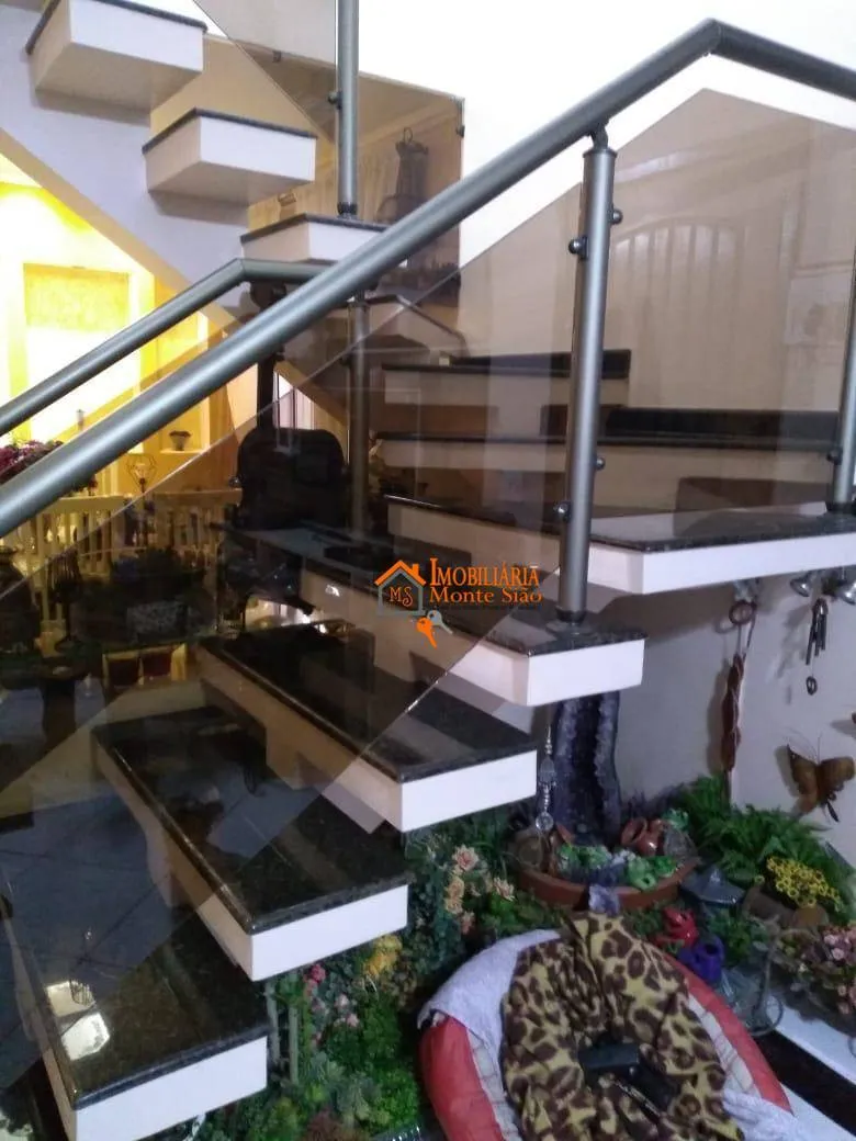Imagem Sobrado com 3 dormitórios à venda, 160 m² por R$ 670.000,00 - Jardim Santa Clara - Guarulhos/SP