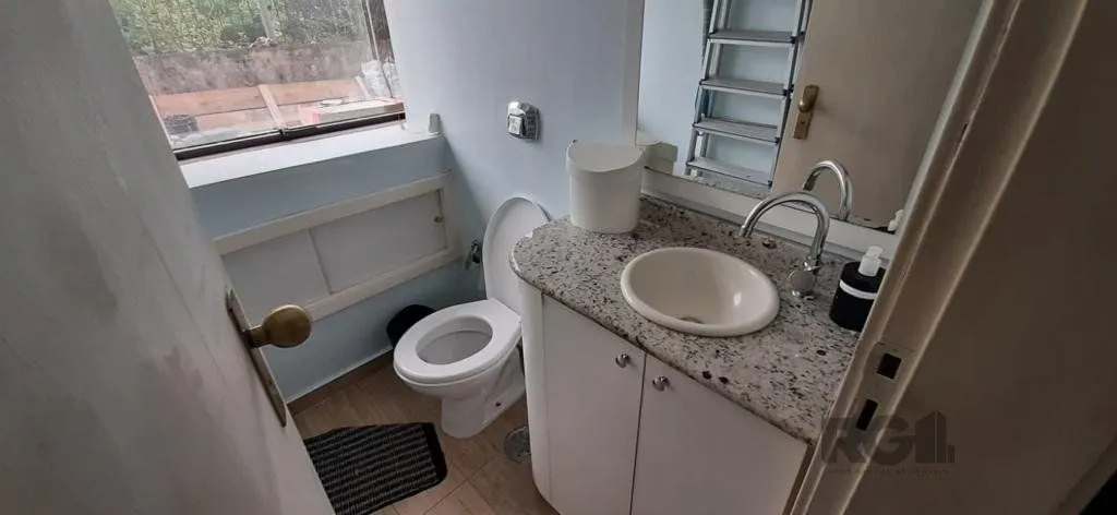 Imagem Sala comercial para Comprar com 1 vaga na Cristóvão Colombo.