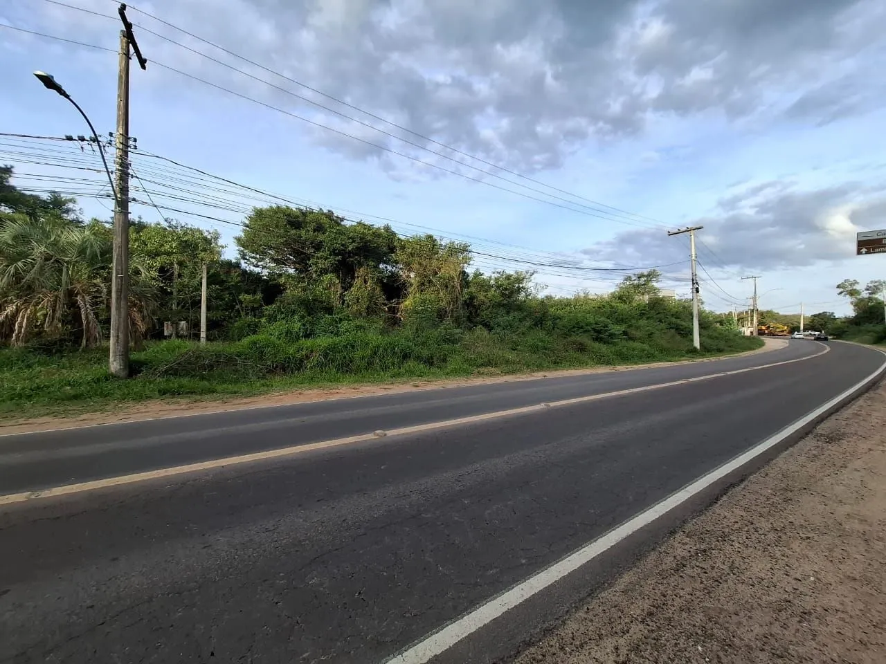 Imagem Terreno Av Edgar Pires de Castro medindo 7982,61m²