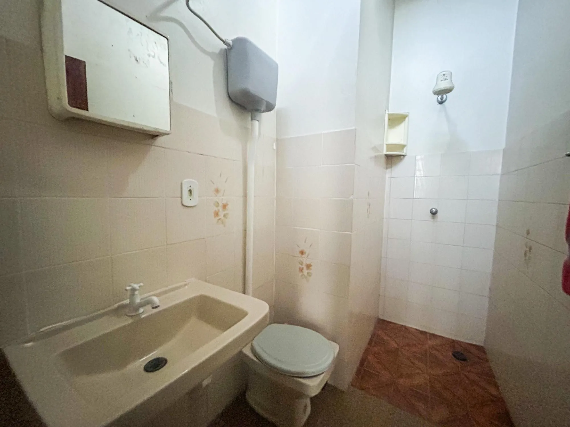 Imagem Casa Residencial com 3 Quartos, sendo 1 suíte e 3 Banheiros, no Bairro Santa Teresa em Porto Alegre, RS