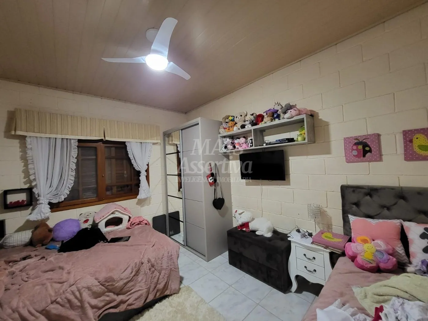 Imagem Ótimo Sítio à venda localizado no bairro Águas Claras em Viamão/RS