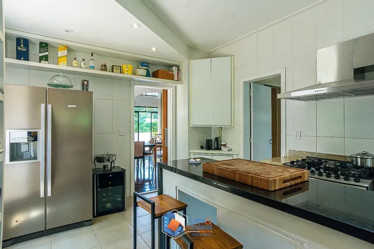 Imagem Duplex para venda em Vila Suzana com 4 quartos, sendo 2 suítes, 308m²