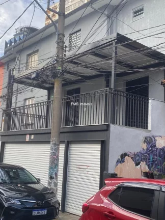 Imagem Casa Comercial de Alto Padrão para Locação na Vila Mariana, São Paulo-SP: 3 Salas, 4 Banheiros e 118 m² de Área.