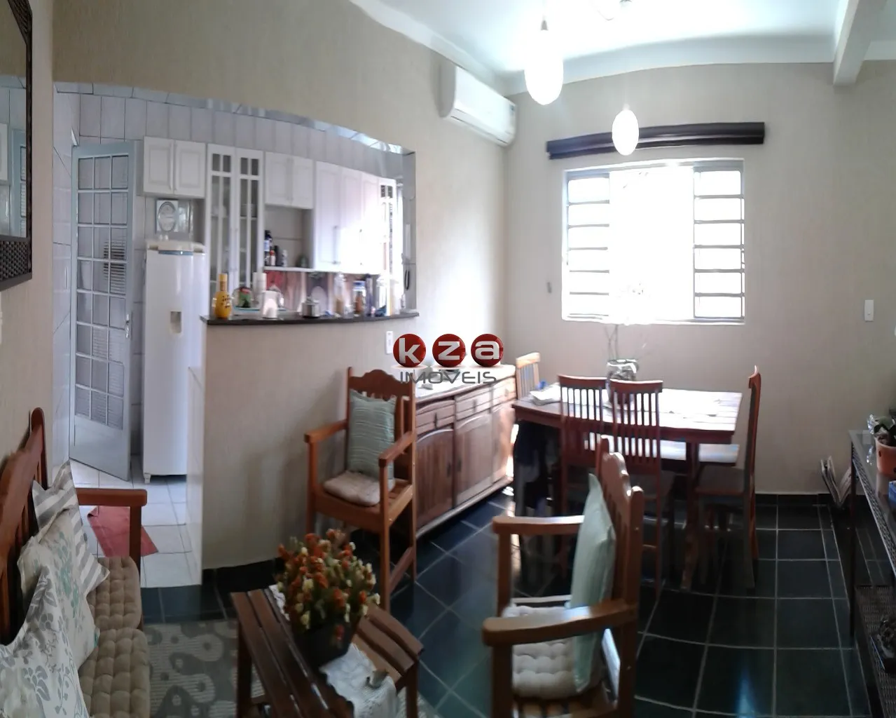 Imagem Imperdível: Casa à venda em Valinhos-SP, Vila São Sebastião - 3 quartos, 1 suite, 2 salas, 3 banheiros, 3 vagas, 170m².