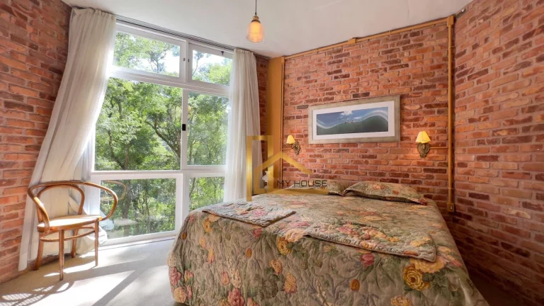 Imagem Casa com 4 dormitórios sendo 2 suítes à venda, 285 m² por R$ 1.600.000 - Golfe - Teresópolis/RJ