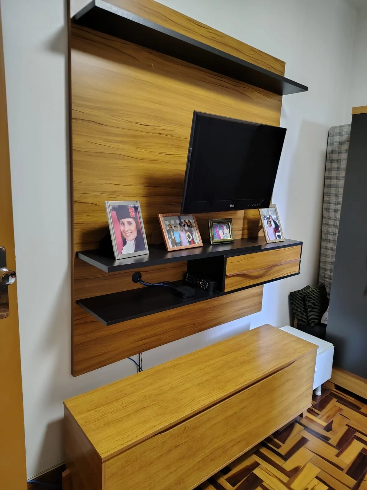Imagem Apartamento Espaçoso no Centro Histórico com Móveis Sob Medida