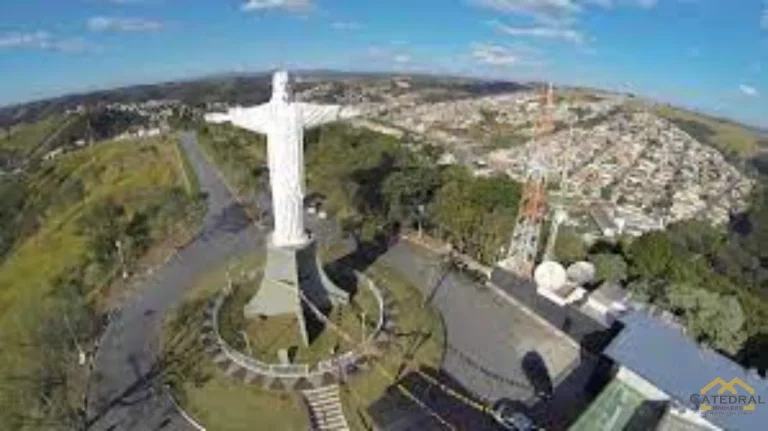 Imagem Terreno em Aclive no Jardim Europa em Campo Limpo Paulista