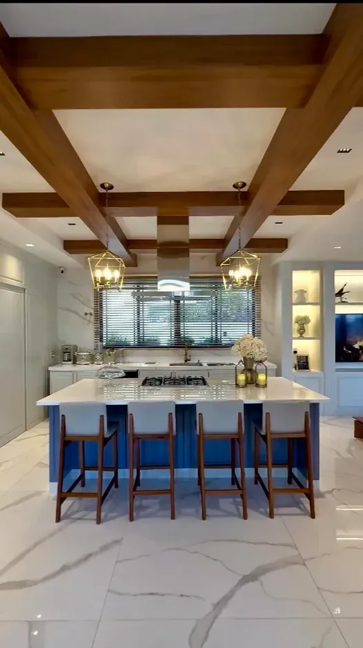 Imagem Casa de Condomínio com 4 Quartos à Venda, 460 m² em Pires Façanha - Eusébio