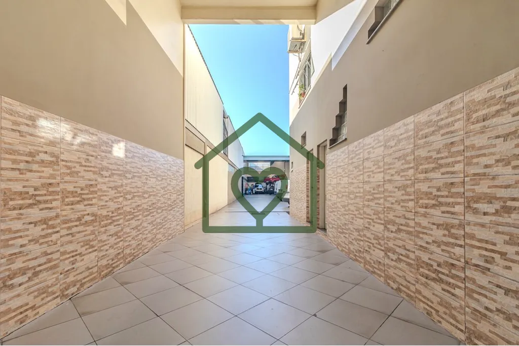 Imagem À venda: Prédio Comercial e Residencial no bairro Santa Maria Goretti, Porto Alegre, RS. Este imó...