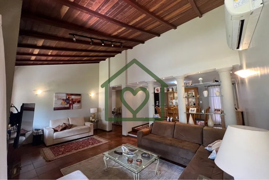 Imagem Descubra o seu novo lar em Porto Alegre, no cobiçado bairro Santana. Esta encantadora casa encontra...