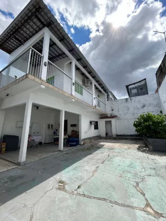 Imagem Casa ampla com 5 dormitórios sendo 3 suites , terraço , e 7 vagas de garagem, no conjunto Santos Dumont, na zona centro-oeste, pode ser financiada