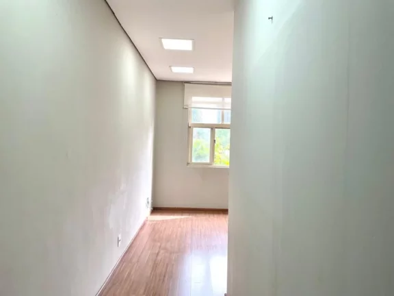 Imagem Oportunidade única: Sala Comercial à Venda em Pinheiros, São Paulo-SP com 1 Sala, 1 Banheiro e 25,70m² de Área.