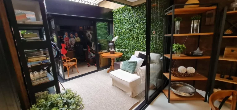 Imagem Casa em condomínio no Morumbi, São Paulo-SP: 4 quartos, 3 salas, 6 banheiros, 4 vagas e 340m² de área. Agende sua visita agora!