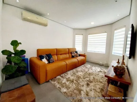 Imagem Casa com 3 dormitórios à venda, 181 m² por R$ 1.350.000 - Granja Viana.