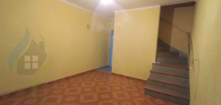 Foto do imóvel Casa de 2 dormitórios, 2 banheiros, 2 vagas, com 189m² em Taboão, São Bernardo do Campo