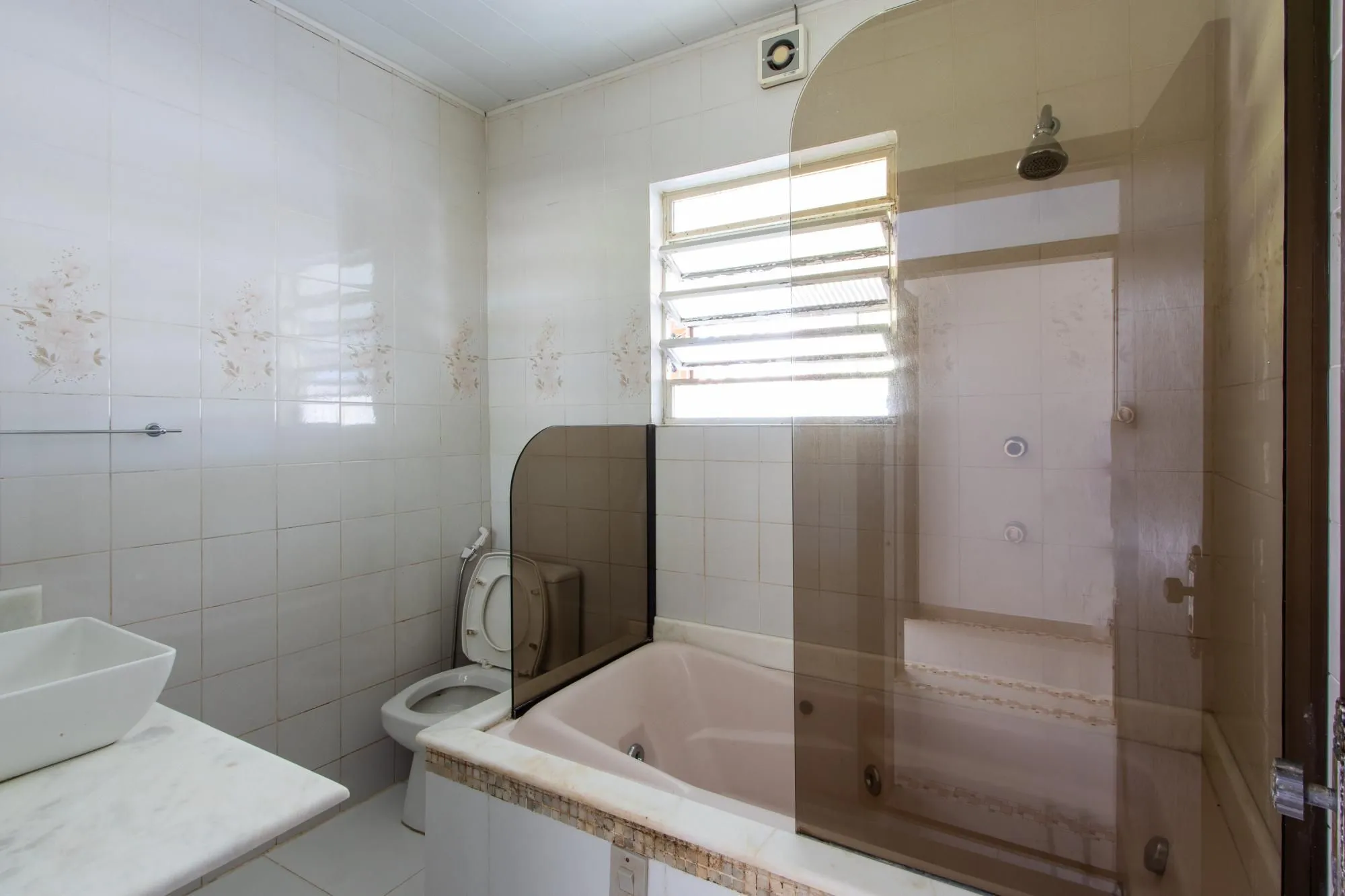 Imagem Casa Residencial à Venda no Bairro Guarujá, Porto Alegre, RS