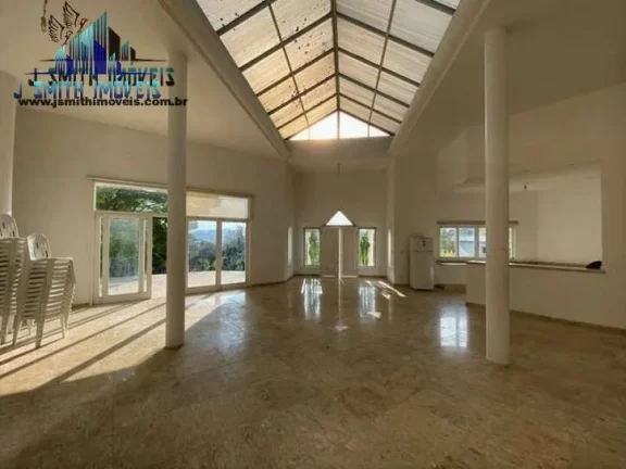 Imagem CASA CLÁSSICA, AT 3.500 m² ! 5 sts, piscina, salão! P/ REFORMAR