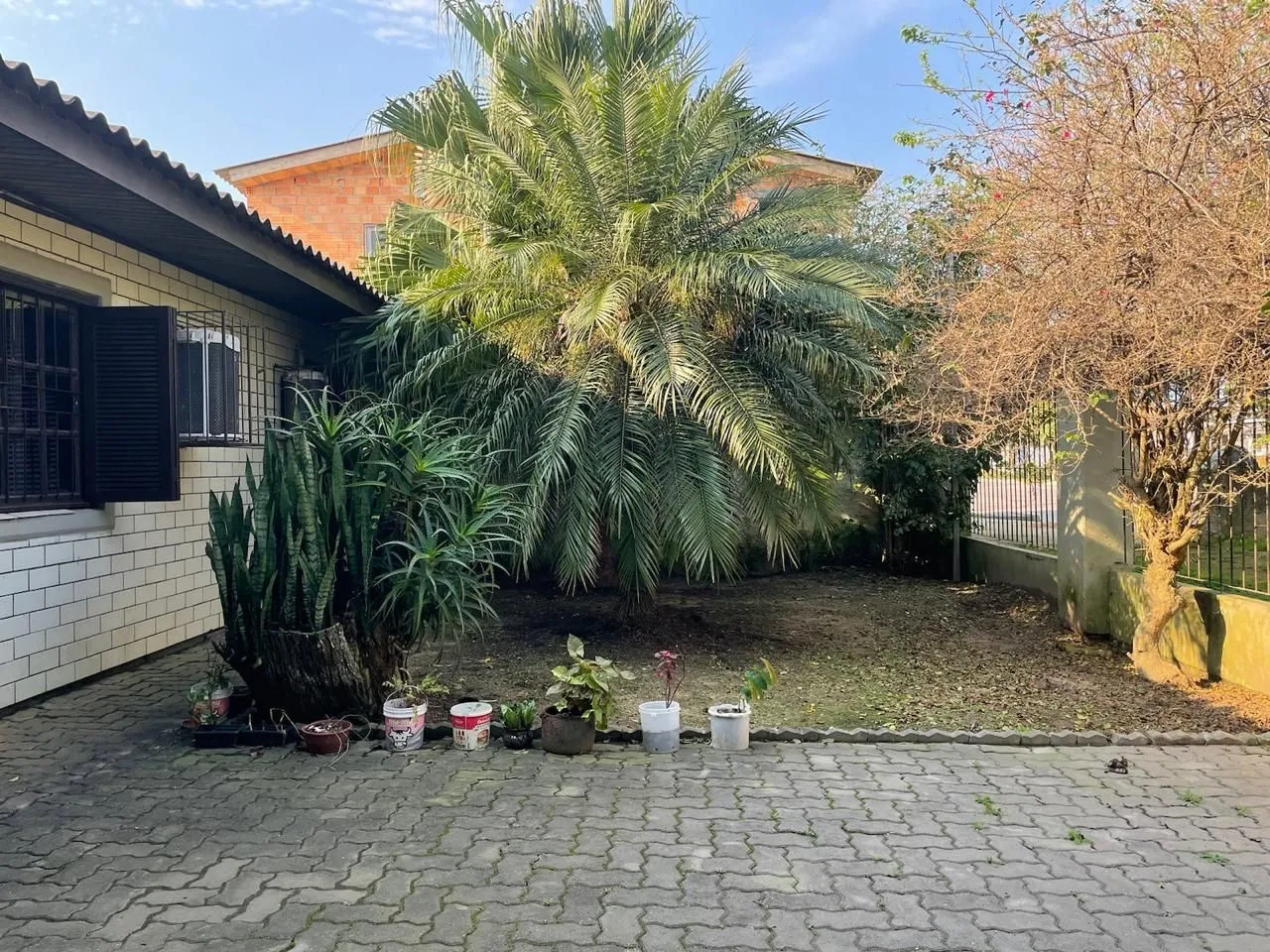 Imagem Casa com 3 dormitórios e edicula para venda e locação no bairro Belém Novo