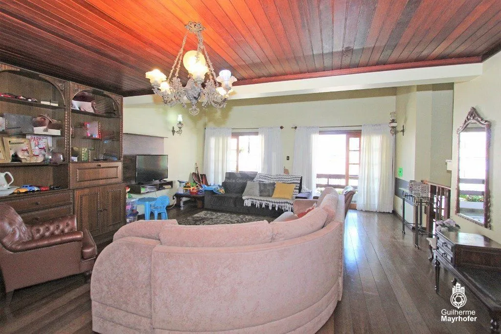 Imagem Casa para Venda - 326m², 3 dormitórios, sendo 3 suites, 4 vagas - Glória