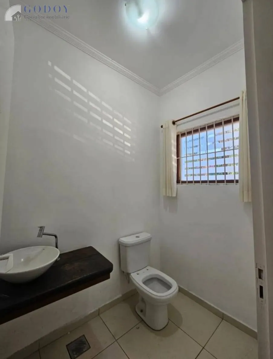 Imagem Excelente oportunidade, casa próximo ao centro da cidade.
