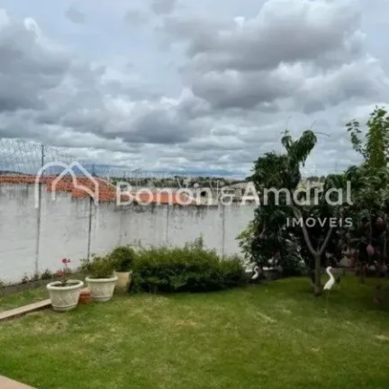 Imagem Casa ampla com acabamento refinado no Condomínio Flor da Serra, em terreno de 480m² e 244m² de á...