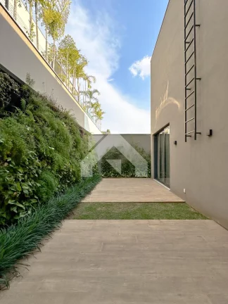 Imagem Casa de Condomínio em Tamboré - Santana de Parnaíba, SP