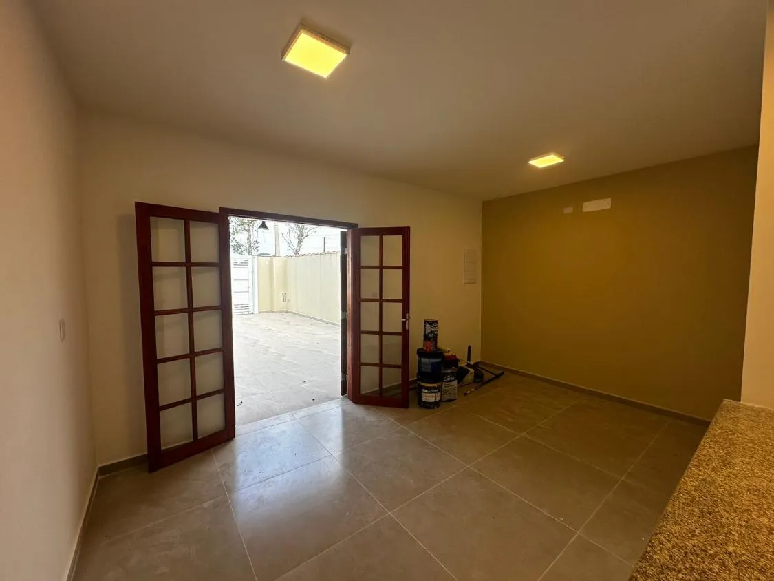 Imagem CASA NOVA COM PISCINA, 02 DORMITÓRIOS E DISPONÍVEL PARA VENDA E LOCAÇÃO LADO PISTA NA VILA ATLÂNTICA EM MONGAGUÁ