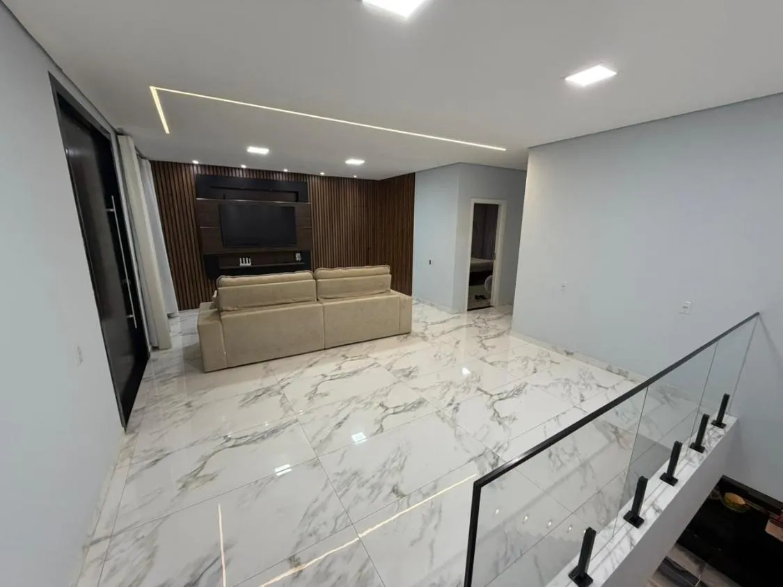 Imagem CASA DE LUXO À VENDA EM CONTAGEM/MG , Área de 915 m²