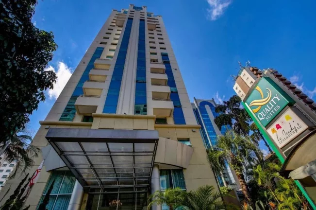 Imagem Flat disponível para venda no Quality Suites Oscar Freire em Pinheiros, com 30m², 1 dormitório e 1 vaga
