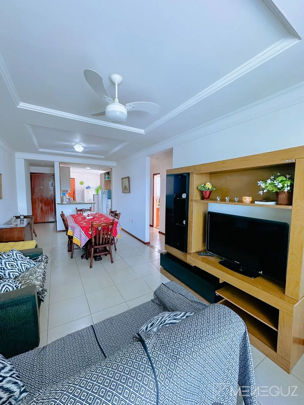Imagem Apartamento Mobiliado na Praia do Morro - 3 Quartos em Prédio Frente Mar!