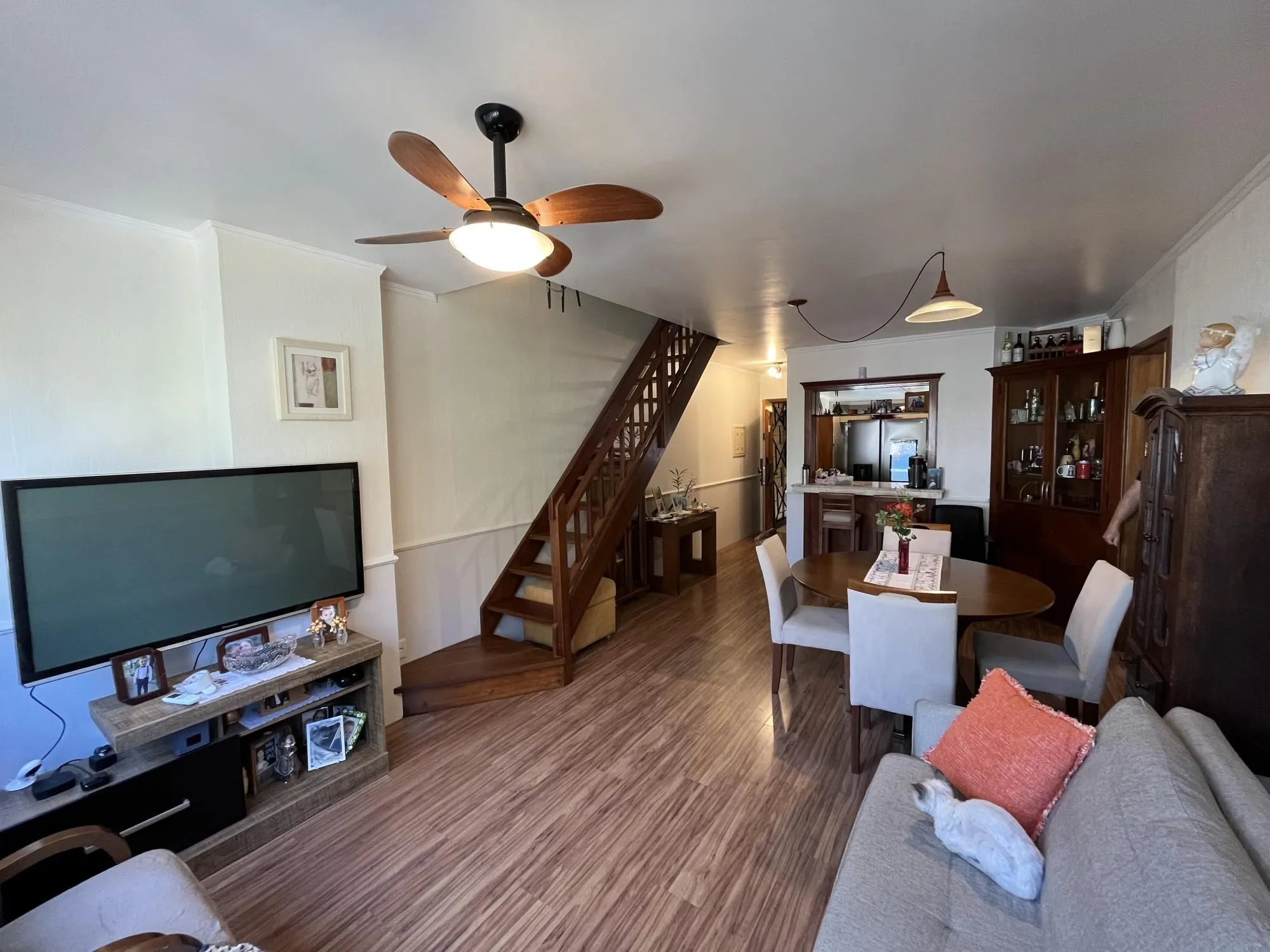 Imagem Apartamento de 3 quartos e 2 vagas de garagem no bairro Petrópolis em POA