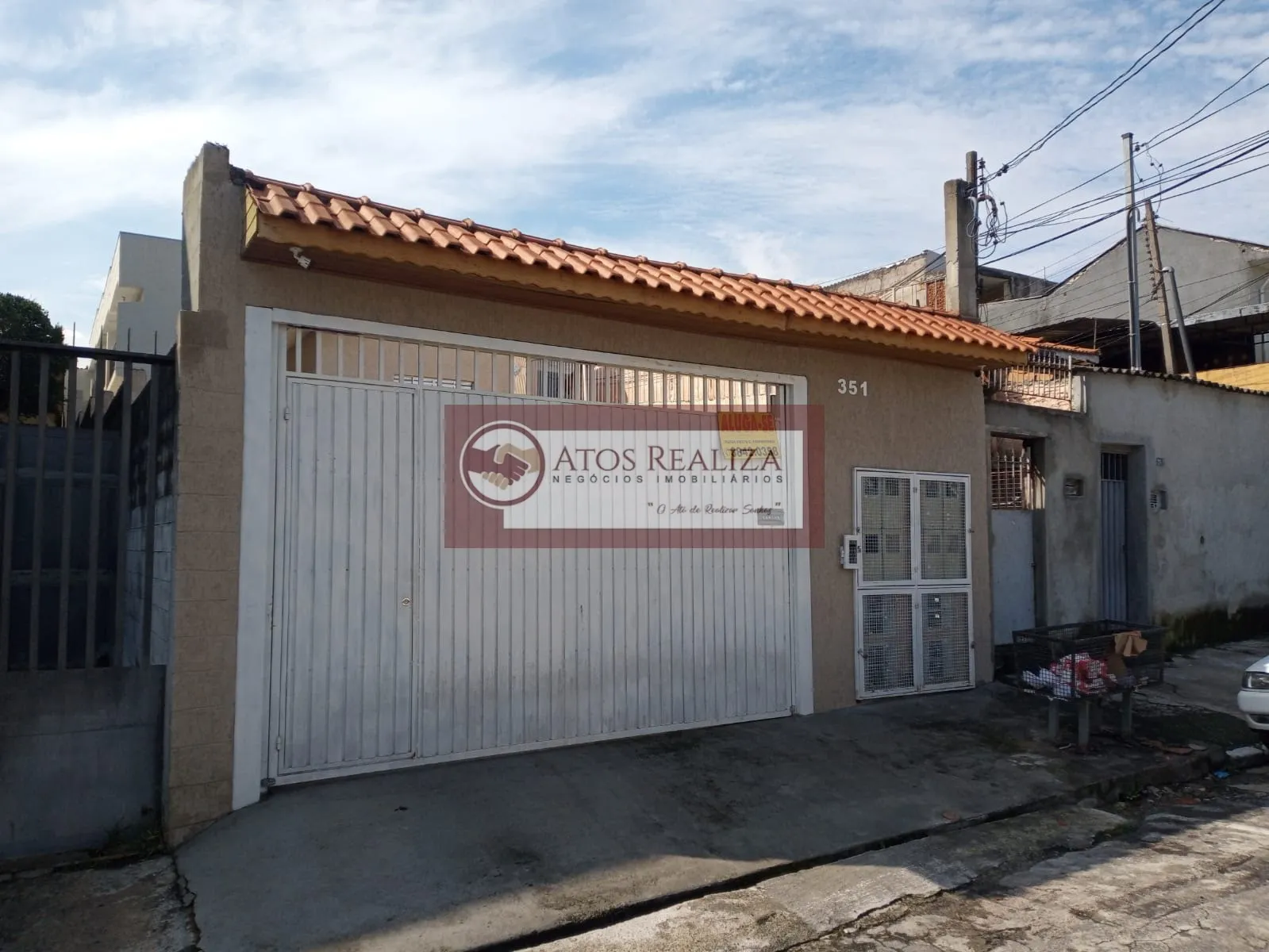 Imagem Sobrado compacto para locação na Vila Campestre, Jaguaquara - 44m², 2 dormitórios e 1 banheiro por R$1.300
