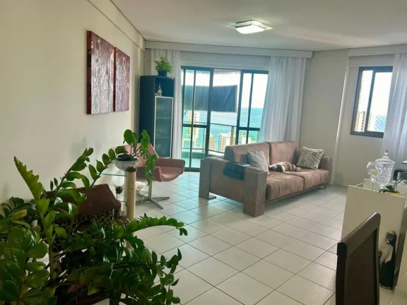 Foto do imóvel Apartamento de 135m² à venda, com 4 quartos (2 suítes), localizado em Boa Viagem, Recife - Pernambuco.