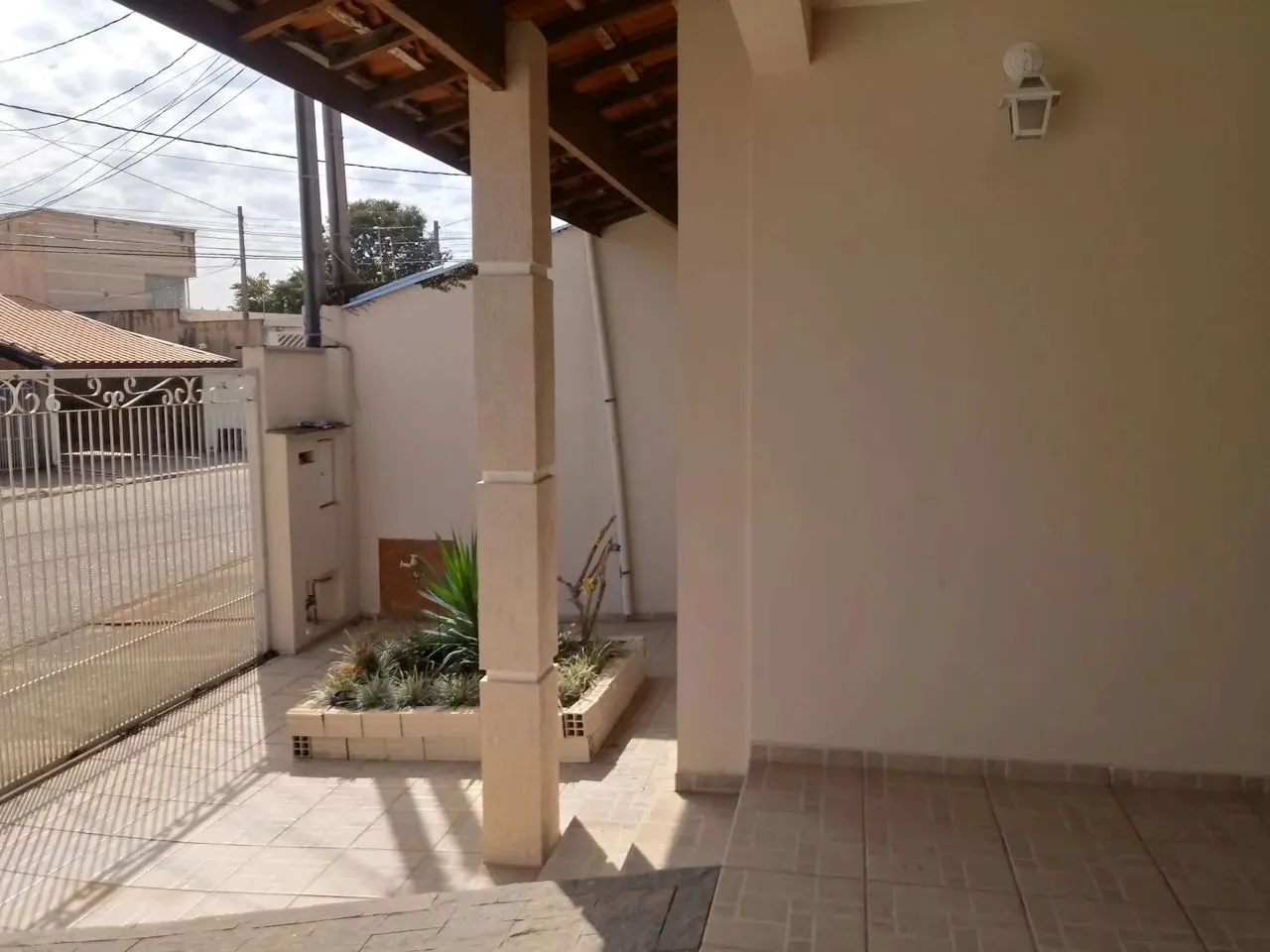 Imagem Impecável casa à venda em Sorocaba-SP, bairro Jardim Vila São Domingos: 4 quartos, 3 salas, 4 banheiros, 3 vagas, 260m².