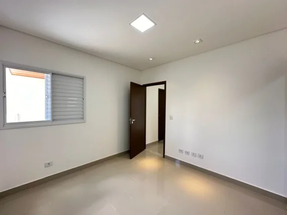 Imagem Maravilhoso Sobrado em Condomínio na Melhor Região de Campo Grande!