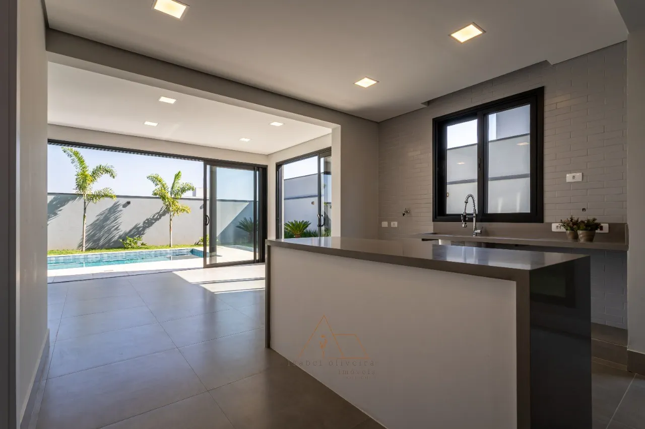 Imagem Venda de Casa de Alto Padrão no Condomínio Villas do Golfe em Itu-SP: 4 quartos, 1 suíte, 6 banheiros, 3 vagas, 336,98 m².