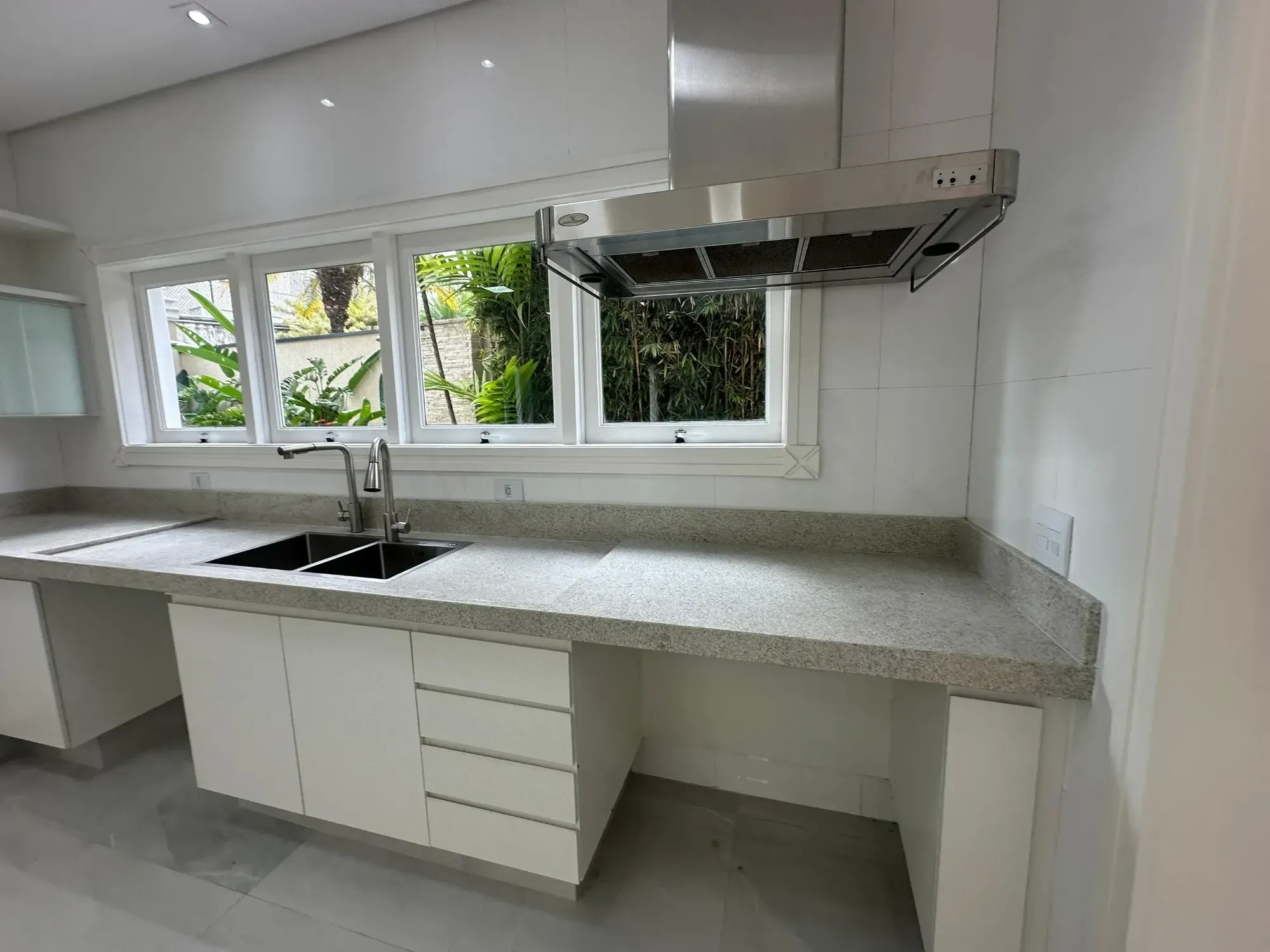 Imagem Sobrado com 4 Quartos à Venda, 450 m² em Alphaville Residencial Plus - Barueri
