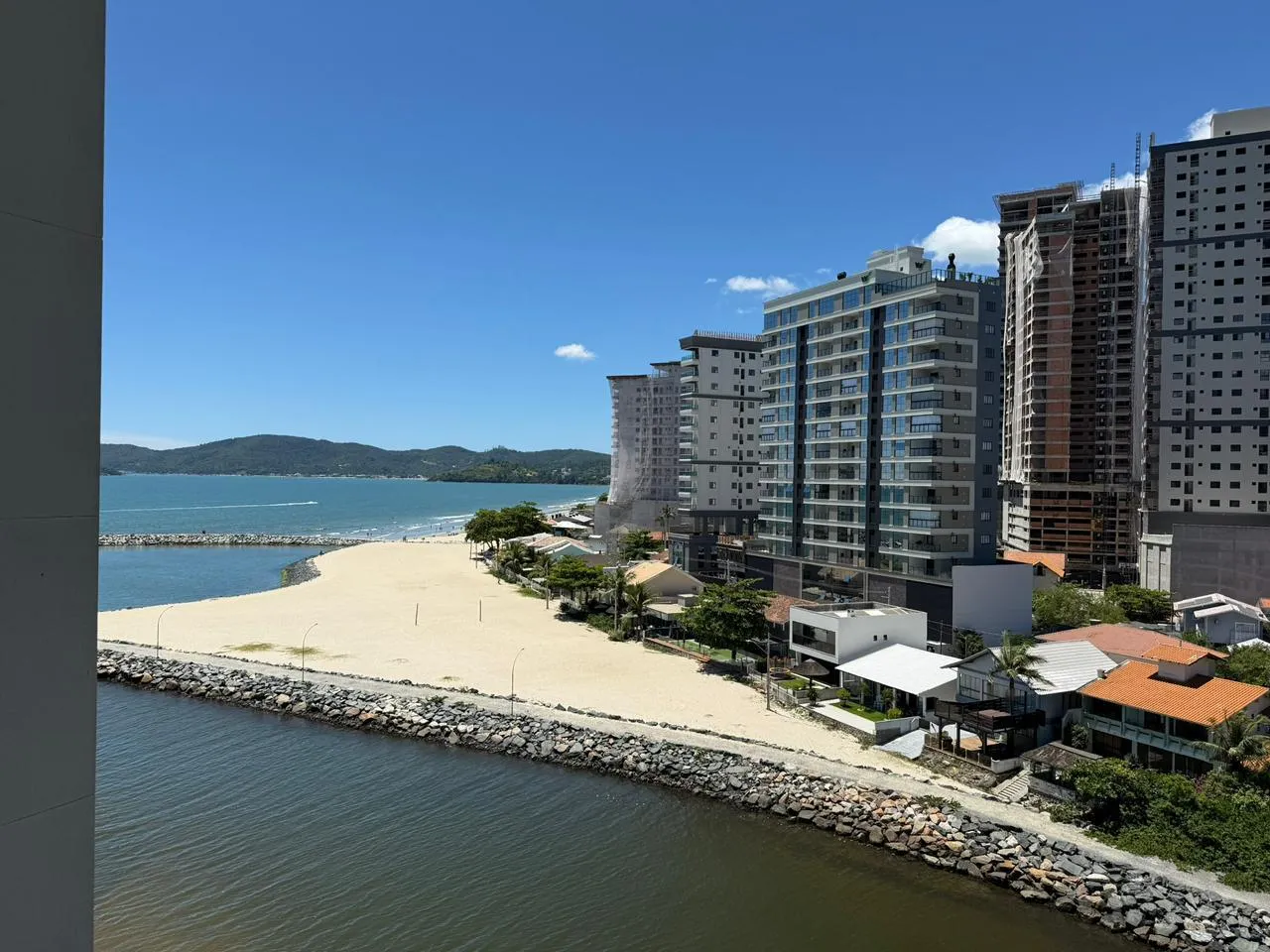 Imagem Apartamento com vista para o mar à venda com 163.1m2 por R$ 5.450.000,00