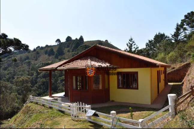 Imagem Chácara com 3 dormitórios à venda, 2350 m² por R$ 650.000,00 - Descansópolis - Campos do Jordão/SP