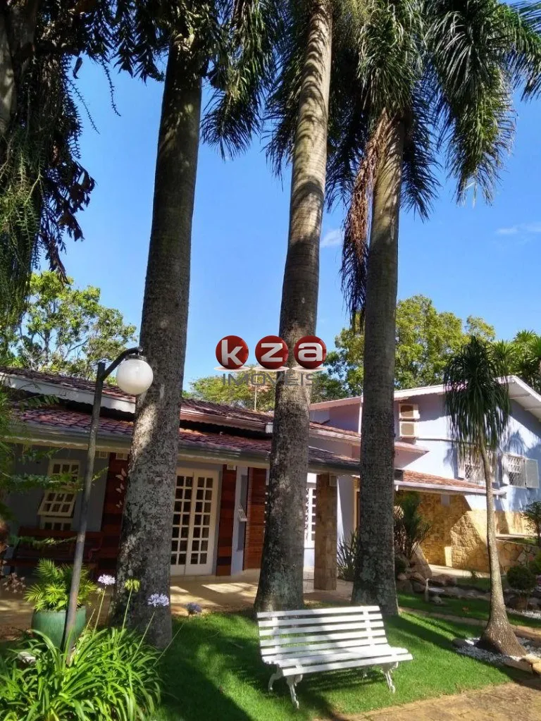 Imagem Imperdível Chácara à Venda em Valinhos-SP, 4 Quartos, 4 Suítes, 2 Salas, 6 Banheiros, 10 Vagas de Garagem, 240m² de Área!