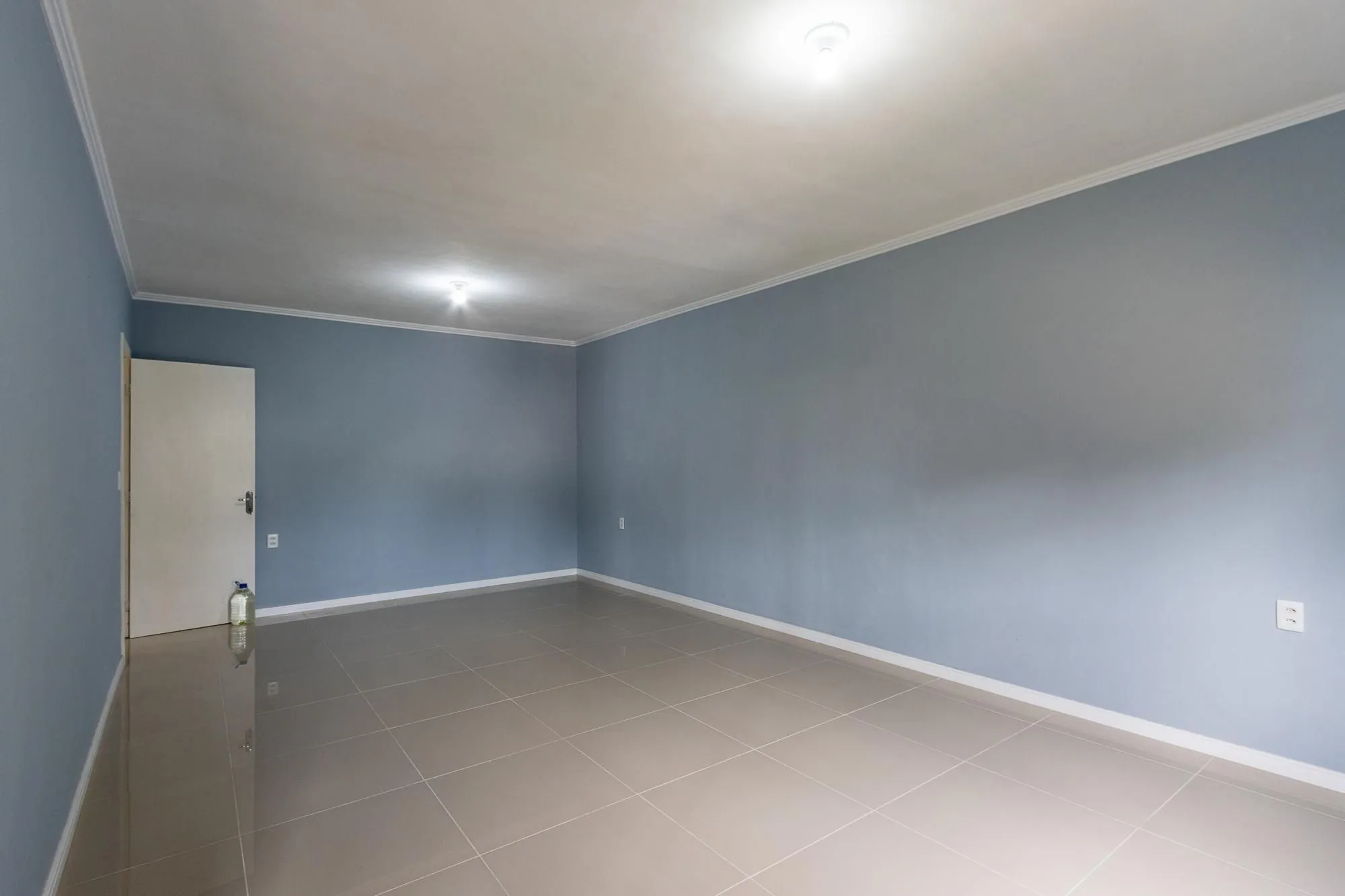 Imagem Terreno com 2 casas, 4 quartos, 1 suite - Bairro Cavalhada