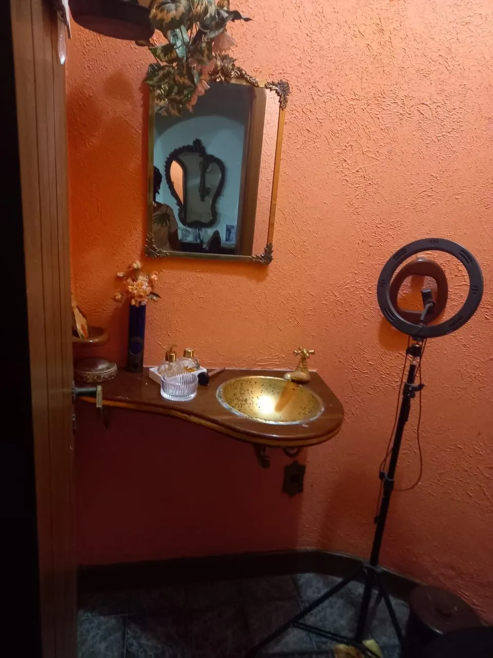 Imagem Excelente casa localzada ma Rua Santo Camaratto com 4 D e 1 suite