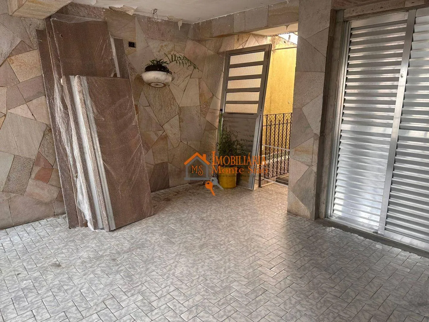 Imagem Sobrado com 6 dormitórios à venda por R$ 1.150.000,00 - Camargos - Guarulhos/SP