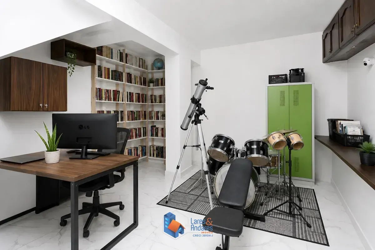 Imagem Sobrado para venda em São Domingos com 3 quartos, sendo 1 suíte, 164m²