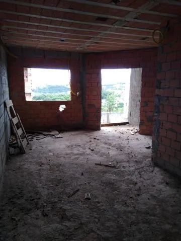 Imagem VENDA DE CASA EM CONSTRUÇÃO NO JARDIM RIO NEGRO, EM ITAQUAQUECETUBA/SP, 160m² com 3 quartos, suíte, sala de estar e garagem para 4 autos. CONSULTE-NOS