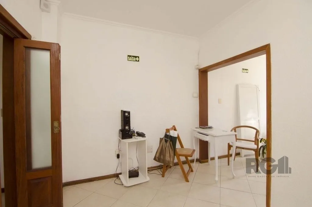 Imagem Excelente casa de 116m² com 2 dormitórios no bairro Cidade Baixa.