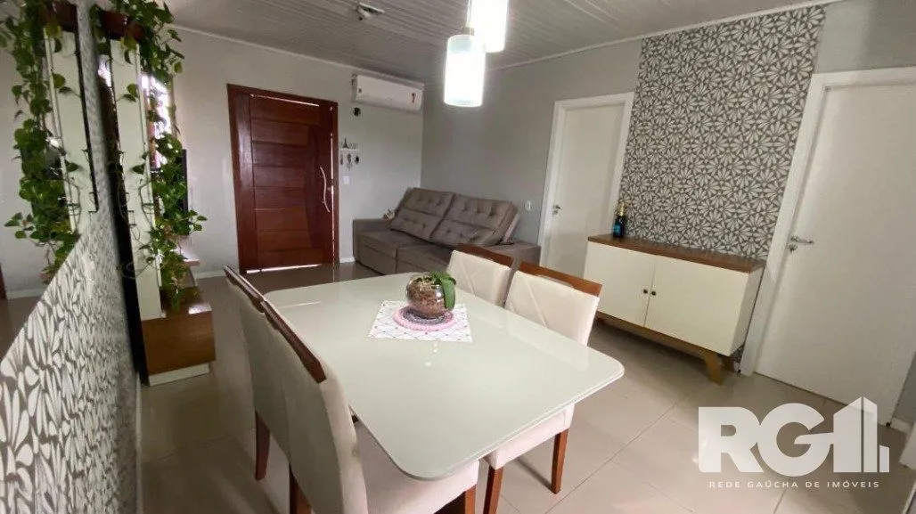 Imagem Casa semimobiliada, 2 Quartos 3 vagas no Alto Petropolis, Porto Alegre