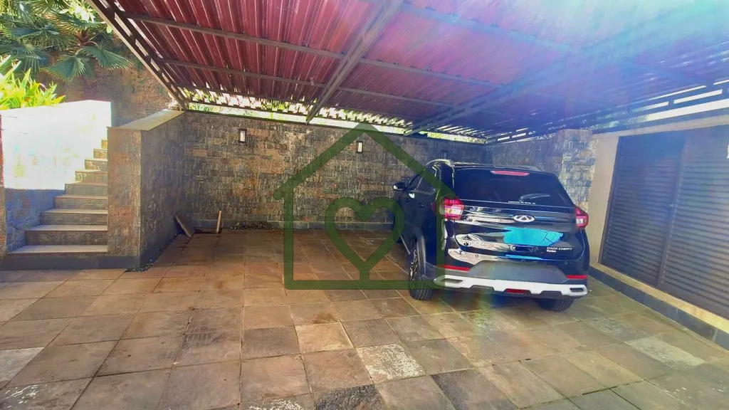 Imagem A/J BROKERS VENDE NO BAIRRO RIO BRANCO EM PORTO ALEGRE: 
 
 APARTAMENTO GARDEN TIPO CASA ? SEMIMOBIL...